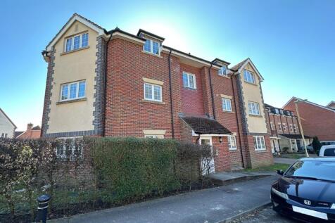 Elder Crescent, Lindford, Bordon... 2 bed flat for sale