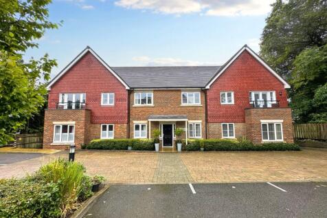 Headley Road, Grayshott, Hindhead... 2 bed flat for sale