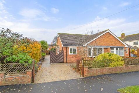 2 bedroom semi-detached bungalow for sale