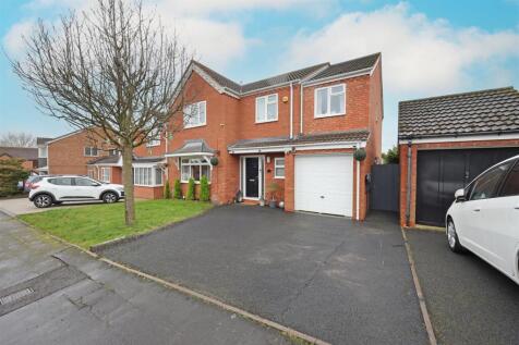 5 bedroom detached house for sale