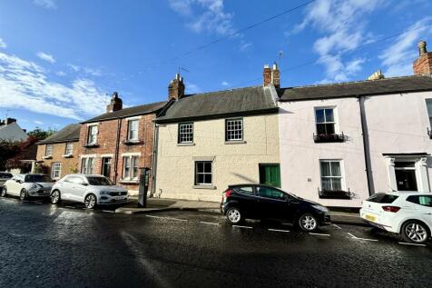 2 bedroom terraced house for sale