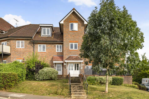 Hayter Lodge, Gomm Road, High Wycombe 2 bed apartment for sale