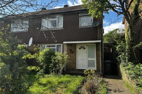 Gayhurst Road, High Wycombe... 3 bed semi