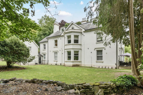 London Road, Loudwater, High Wycombe 1 bed apartment for sale