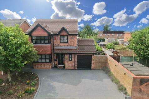 4 bedroom detached house for sale