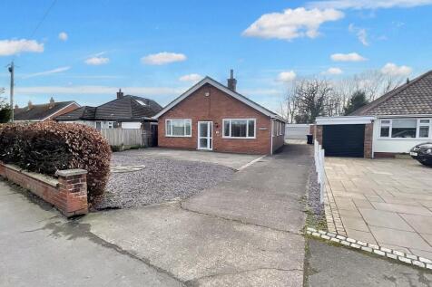 Stock Lane, Shavington, CW2 3 bed detached bungalow for sale