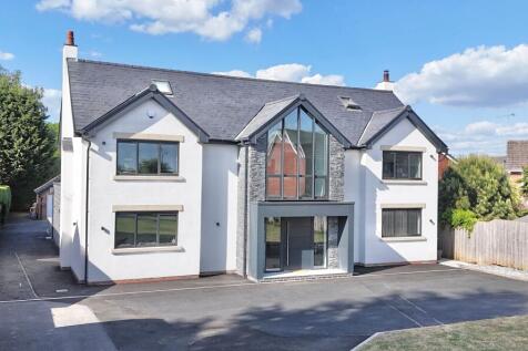 6 bedroom detached house for sale
