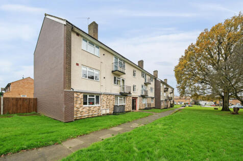 Homefield Gardens, Tadworth, Surrey 2 bed apartment for sale