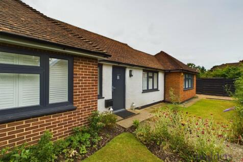 Fieldhurst Close, Addlestone, Surrey... 3 bed bungalow for sale