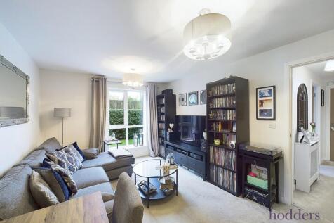 Harrow Close, Addlestone, Surrey, KT15 2 bed apartment for sale