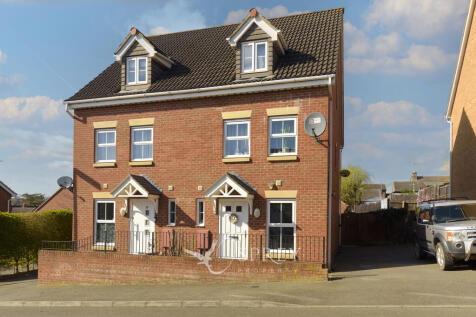 Bramley Close, Melton Mowbray LE13 3 bed semi