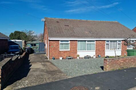 2 bedroom semi-detached bungalow for sale