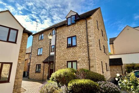 Phillips Court, Stamford 2 bed apartment for sale
