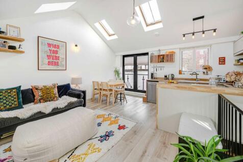 Well Street, London E9 1 bed house for sale