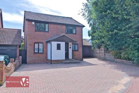 Badgers Croft, Broxbourne EN10 5 bed detached house for sale