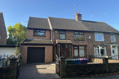 5 bedroom semi-detached house for sale