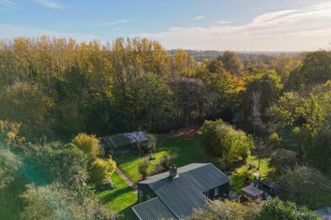 Bromholme Lane, Huntingdon PE28 4 bed detached house for sale