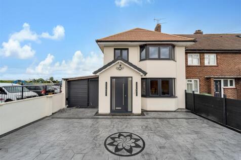 Station Crescent,  Ashford, TW15 3 bed end of terrace house for sale