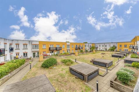 Featherstone Road, Southall UB2 2 bed flat for sale