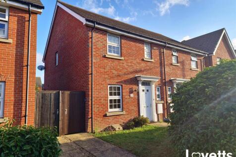 3 bedroom semi-detached house for sale
