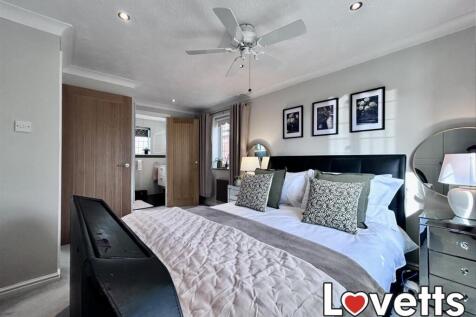Oakland Court, Cliffsend, Ramsgate, CT12 4 bed detached house for sale