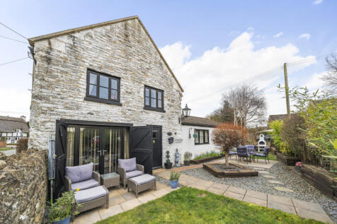 2 bedroom detached house for sale