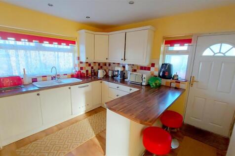 Gwelfor, Cefn Cribwr, Bridgend 4 bed semi