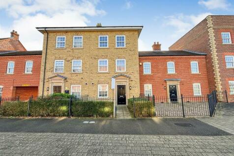 5 bedroom town house for sale