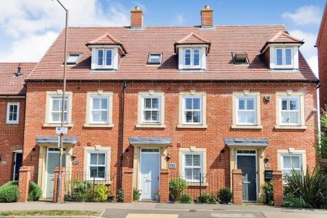 Kingswood Way, Great Denham, Bedford 4 bed townhouse for sale