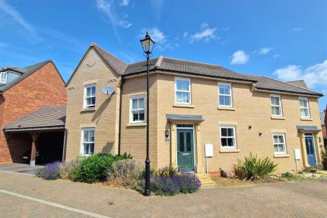 Alwin Court, Great Denham, Bedford 3 bed semi