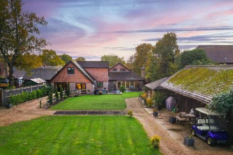 5 bedroom detached house for sale