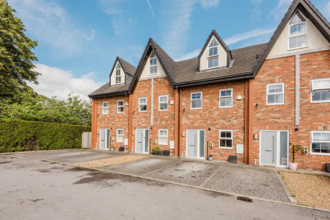 3 bedroom town house for sale