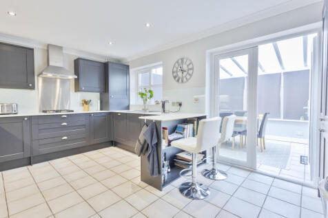 4 bedroom semi-detached house for sale