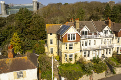6 bedroom terraced house for sale
