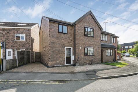 3 bedroom semi-detached house for sale