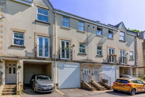 4 bedroom terraced house for sale