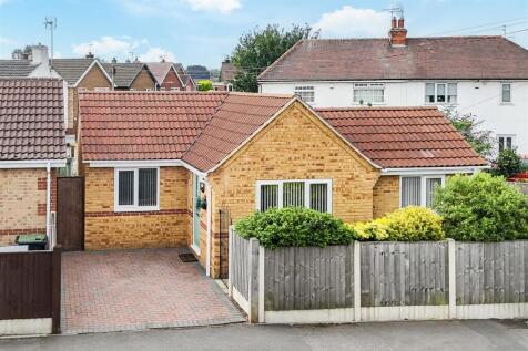 Cross Street, Arnold NG5 1 bed detached bungalow for sale