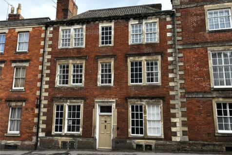 5 bedroom terraced house for sale