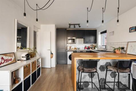 1 bedroom flat for sale