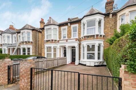 Hurstbourne Road, London 2 bed apartment for sale