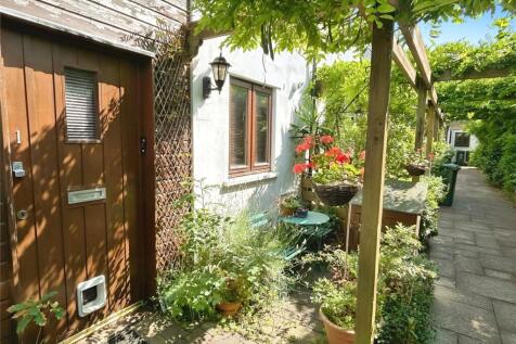 Luther Mews, Brighton, East Sussex 2 bed terraced house for sale