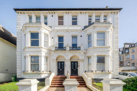 Sackville Gardens, Hove, East Sussex 2 bed apartment for sale