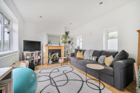 Norwich Drive, Brighton, East Sussex 3 bed semi