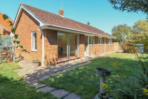 2 bedroom detached bungalow for sale