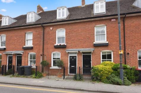 Station Road West, Canterbury CT2 3 bed townhouse for sale