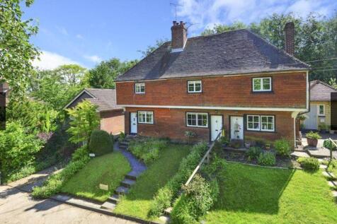 The Street, Canterbury CT4 2 bed terraced house for sale