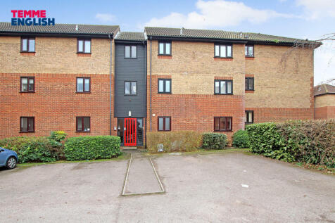 1 bedroom ground floor flat for sale