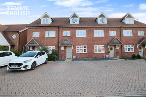 4 bedroom terraced house for sale
