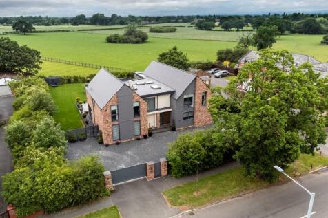 Chester Road, Woodford, 4 bed detached house for sale