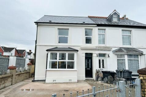 4 bedroom semi-detached house for sale